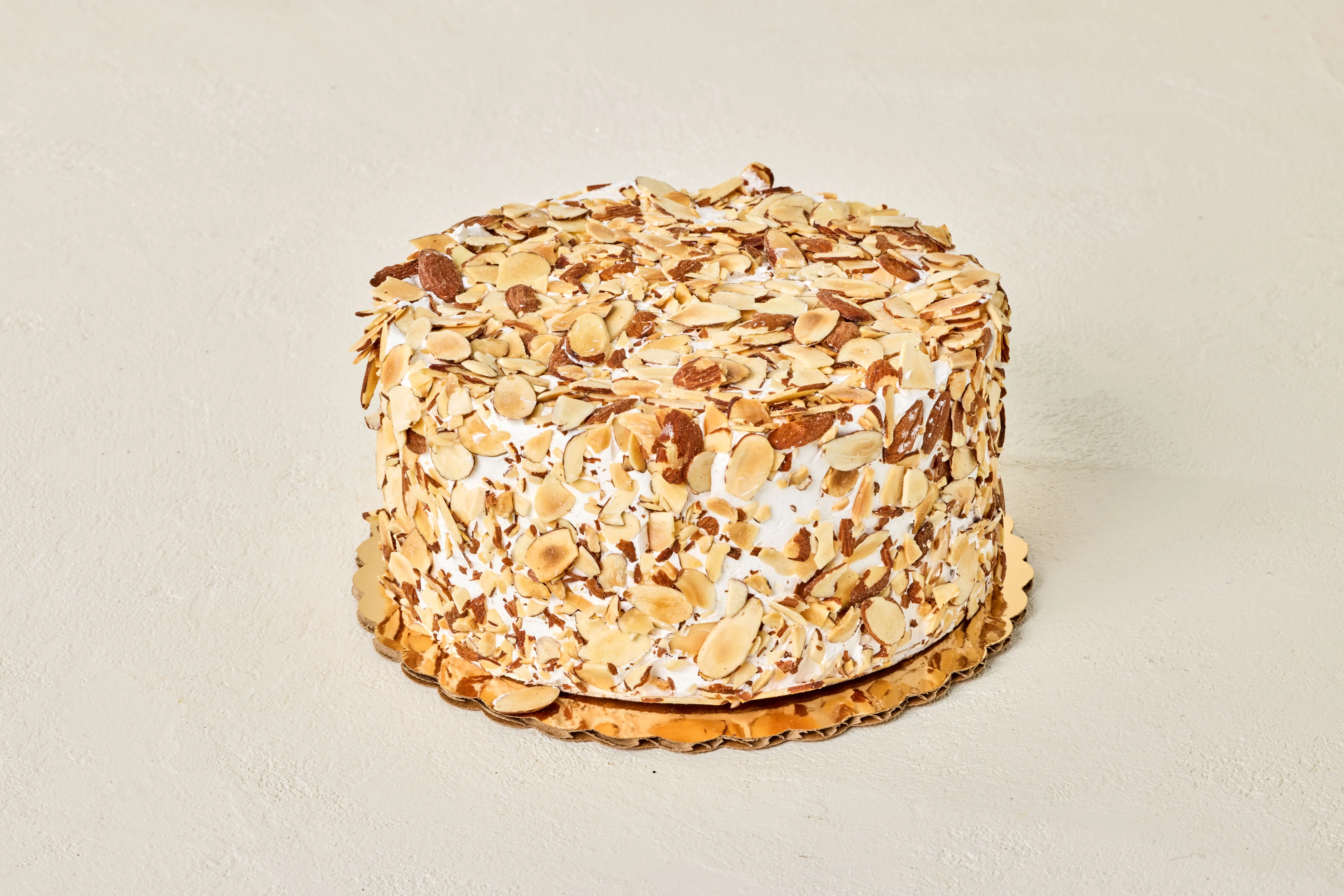 Burnt Almond Round Cake